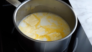 eclairschoco_etape1 faire chauffer le lait, sucre, sel et beurre