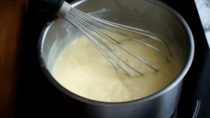 eclairschoco_etape12 cuire jusqu'à épaississement de la crème pâtissière