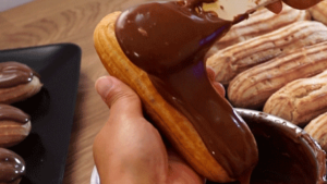 eclairschoco_etape20 glacer les éclairs au chocolat