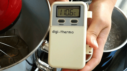 sirop cuit jusqu'à 110°C avant de faire monter le blanc en neige