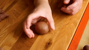 beignet_choco_etape11 façonner la boule de beignet