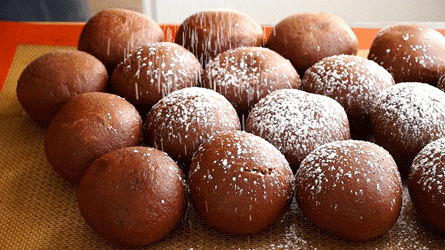 beignet_choco_etape14 saupoudrer de sucre glace les beignets