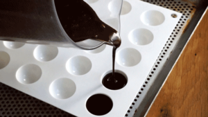 beignet_choco_etape6 mouler la ganache chocolat dans les moules