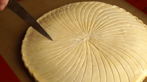 galette_frangipane_etape8 scarifier le dessus de la galette