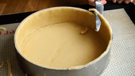Flan_patissier_etape6 couper l'excédent de pâte