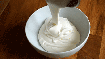 royal_chocolat_etape8 débarrassez la crème dans un bol