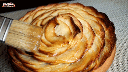 tarte_pommes_montage10 a la sortie du four, nappez la tarte aux pommes