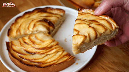 tarte_pommes_montage12 découpe d'une part de tarte aux pommes