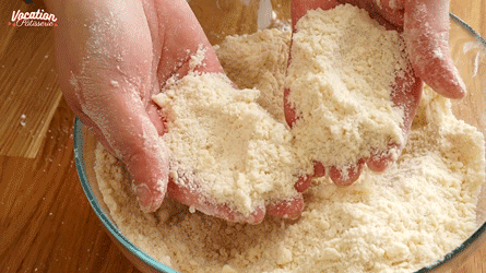 tarte_pommes_patesablee2.1 malaxez pour obtenir un mélange sableux