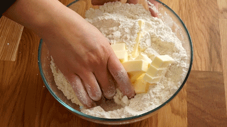 tarte_pommes_patesablee2 incorporez le beurre froid dans le mix pour la pâte sablée