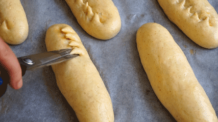pain_au_lait_etape15 grigner les pains au lait ou tailler des petits picots au ciseau