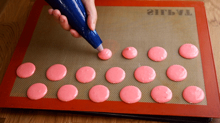 macarons_etape9 pochage des macarons