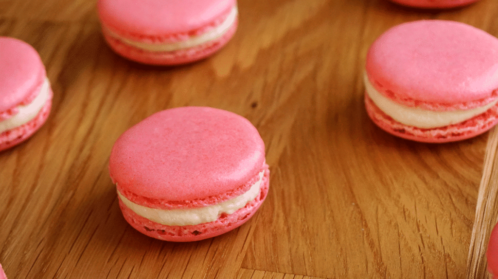 macarons_presentation_vanillecerise_02 macarons vanille cerise : base de meringue française