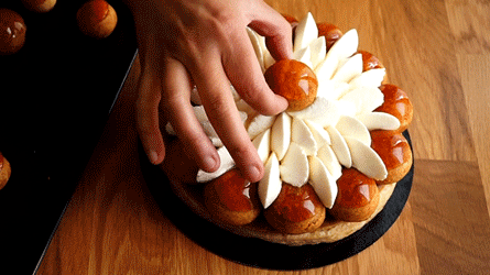 déposez un chou au centre du saint-honoré