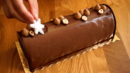 décorer la bûche praliné