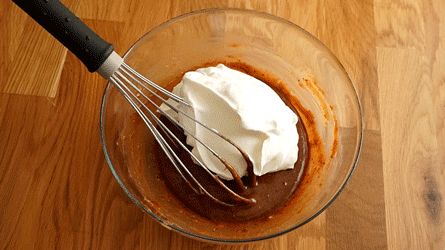 ajouter la crème fouettée