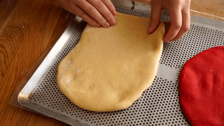 abaissez, filmez et stockez les brioches au froid