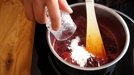 ajoutez la maizena dans la compotée