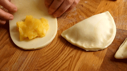 fermer les chaussons aux pommes