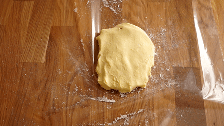 étaler le beurre fariné