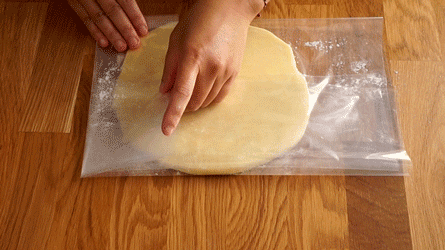 répartir le beurre en carré dans du papier 