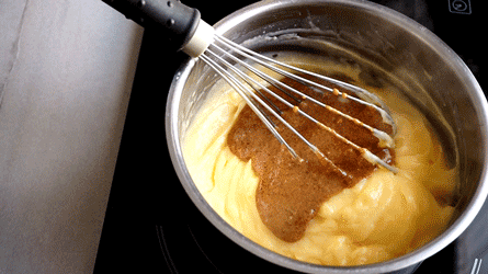 Flan_praliné_etape13 ajouter le praliné dans la crème pâtissière