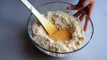 Flan_praliné_etape2 ajouter les oeufs à la préparation