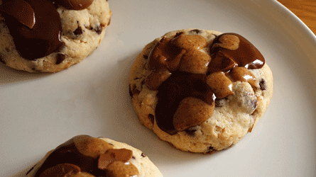 cookies_vocationpatisserie_etape10 petites touches de pralinée noisettes pour plus de gourmandises sur les biscuits